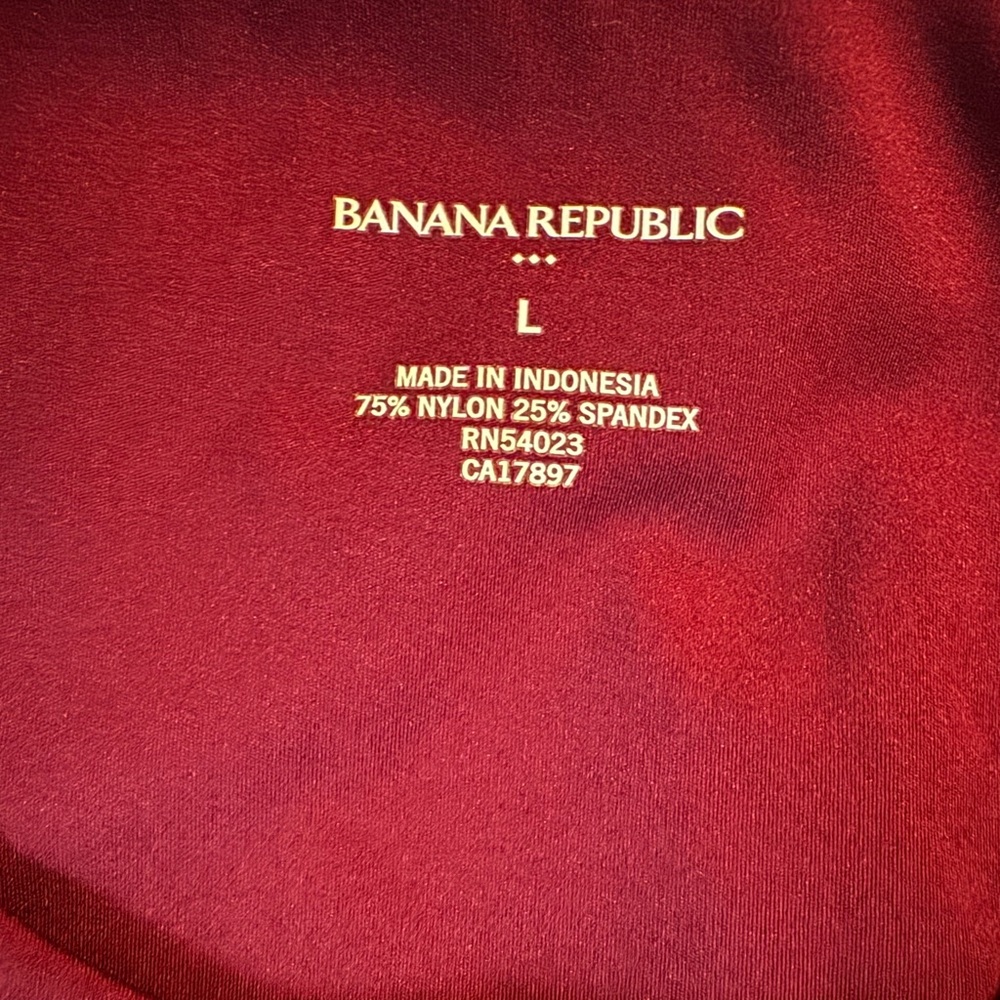 Banana Republic Compression Crop Tank Top in Maroon Size Large - Picture 4 of 4